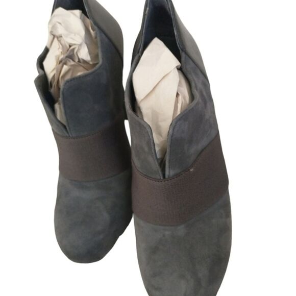 Gianni Bini Women's Zippered Boots Booties Gray Suede 7.5 Academia Y2K - Picture 2 of 12